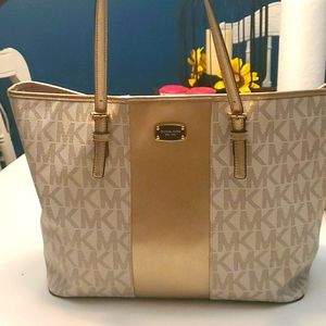 Michael kors tote